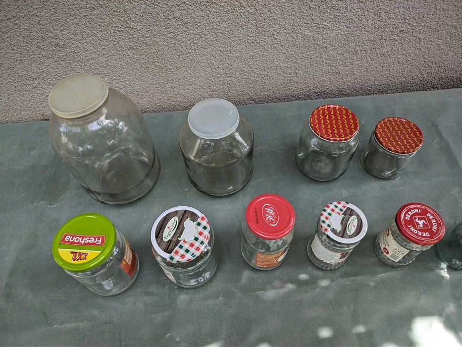 Стъклени буркани