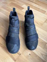 Pantofi Sport Nike LeBron Soldier 10 Marimea 44.5