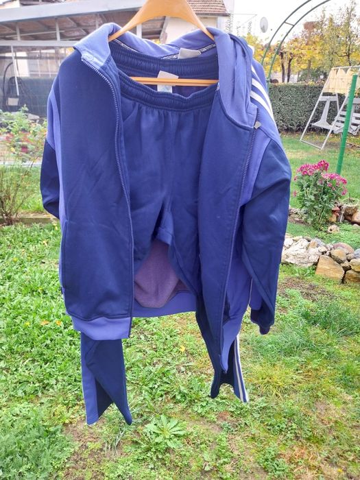 Продавам спортен комплект ADIDAS , зимен и