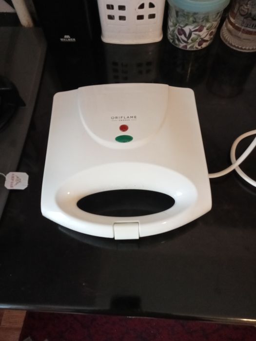 Новая вафельница+подарок!