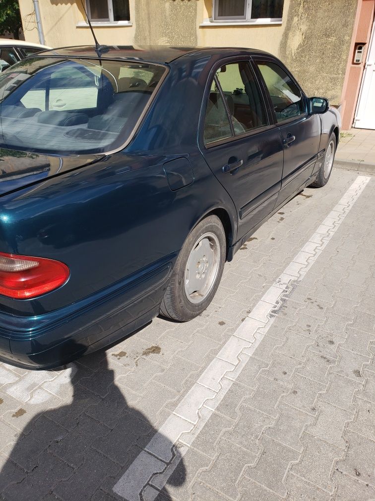 Mercedes E class 2,2, an 2000