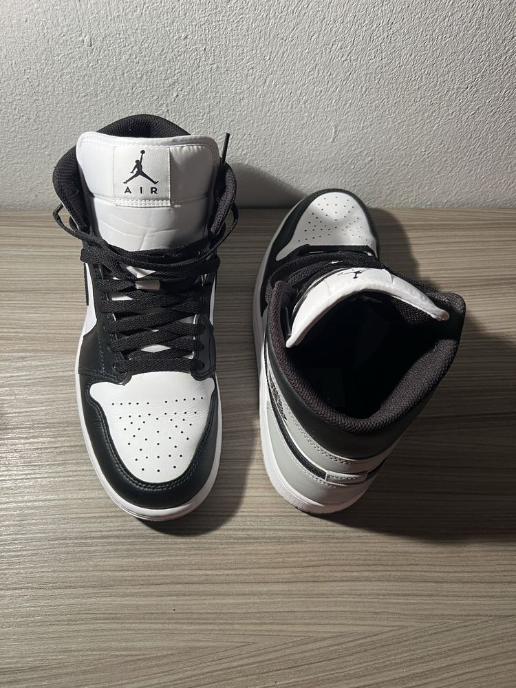 Air Jordan 1 Mid  42,5 (27cm)