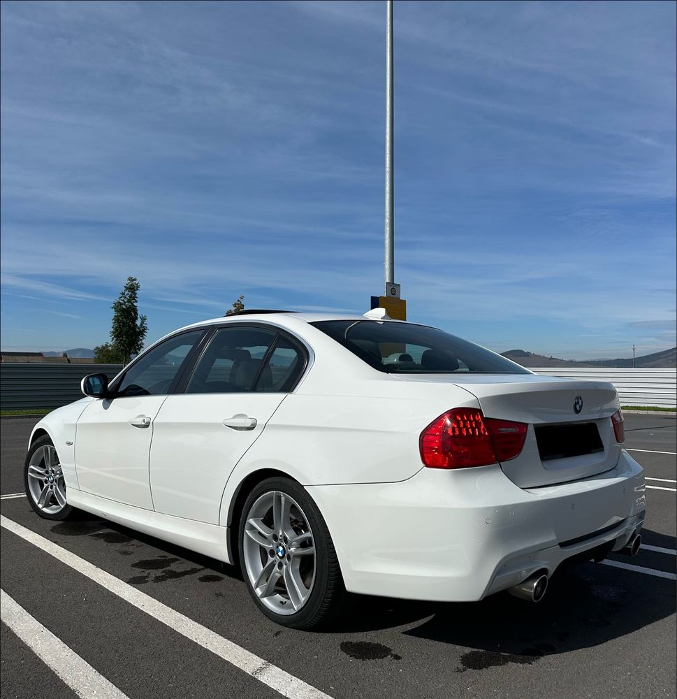 BMW E90 330d Lci