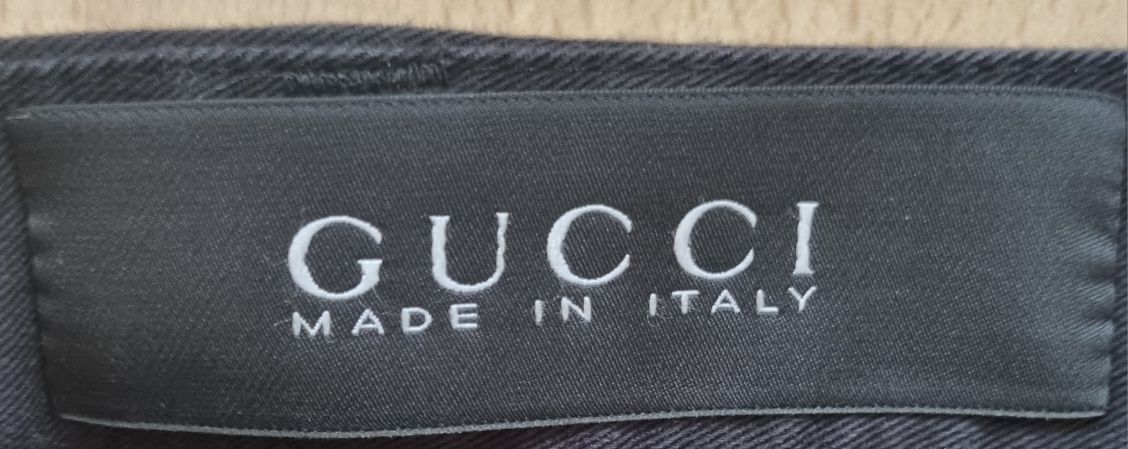 Vând Blugi Gucci