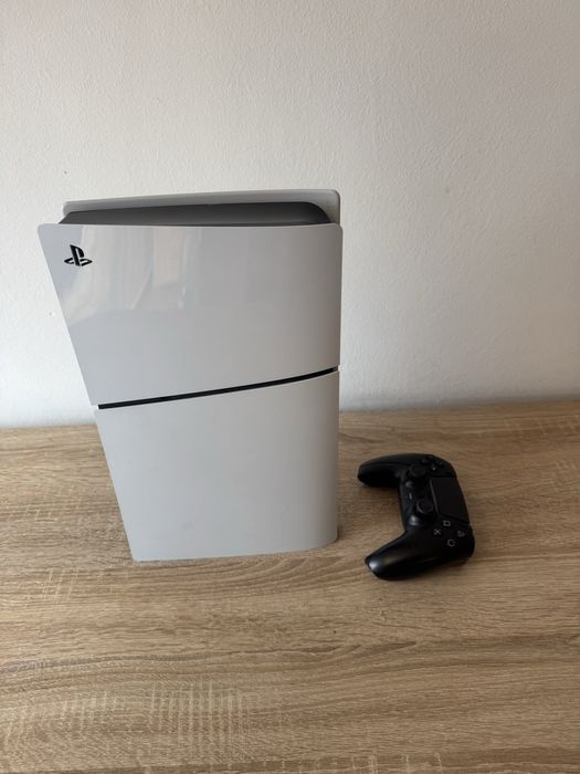 PS5 Slim de vanzare