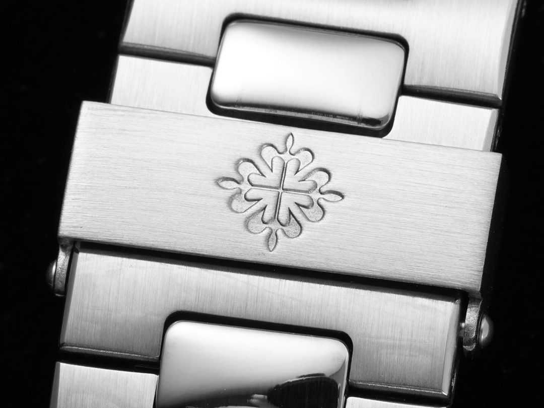 Ceas bărbătesc Patek Philippe Nautilus Ruby Bezel