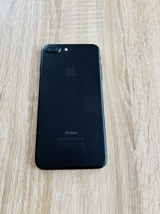 Vand iphone 7 plus in stare buna