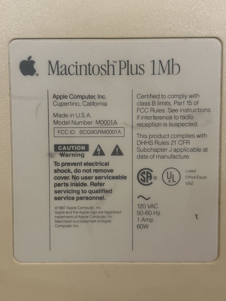 MACINTOSH Plus  A0001 Apple 1984г