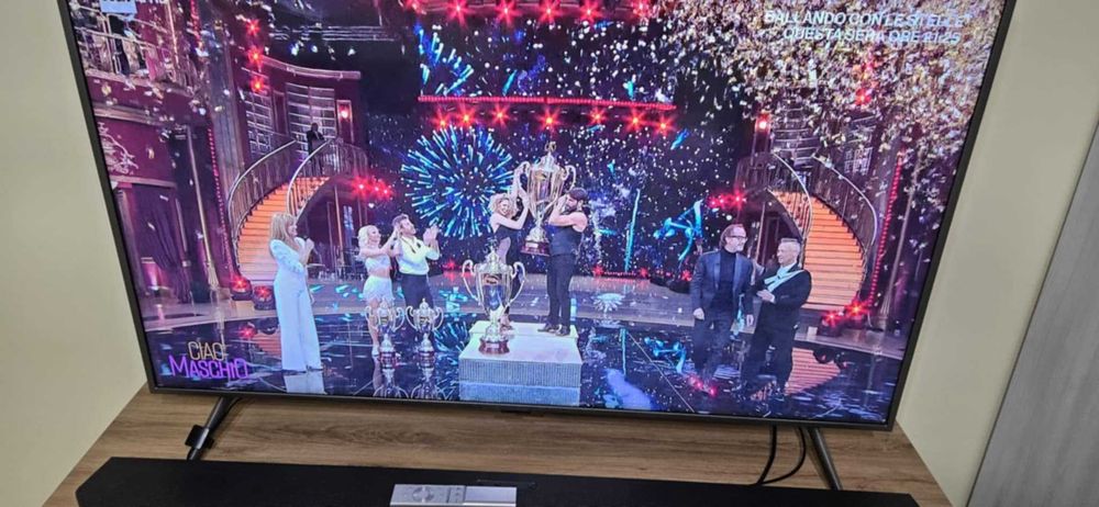 Телевизор Samsung QLED 49 инча SMART TV