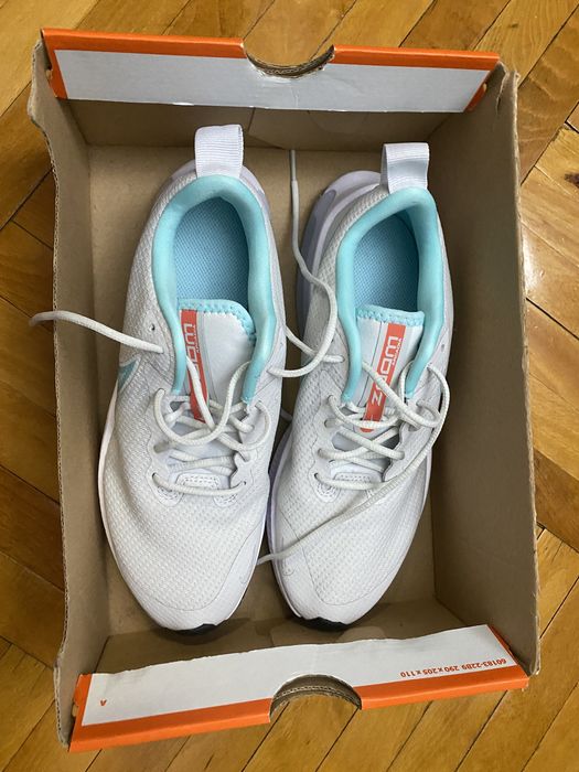 Vind adidași Nike dama!