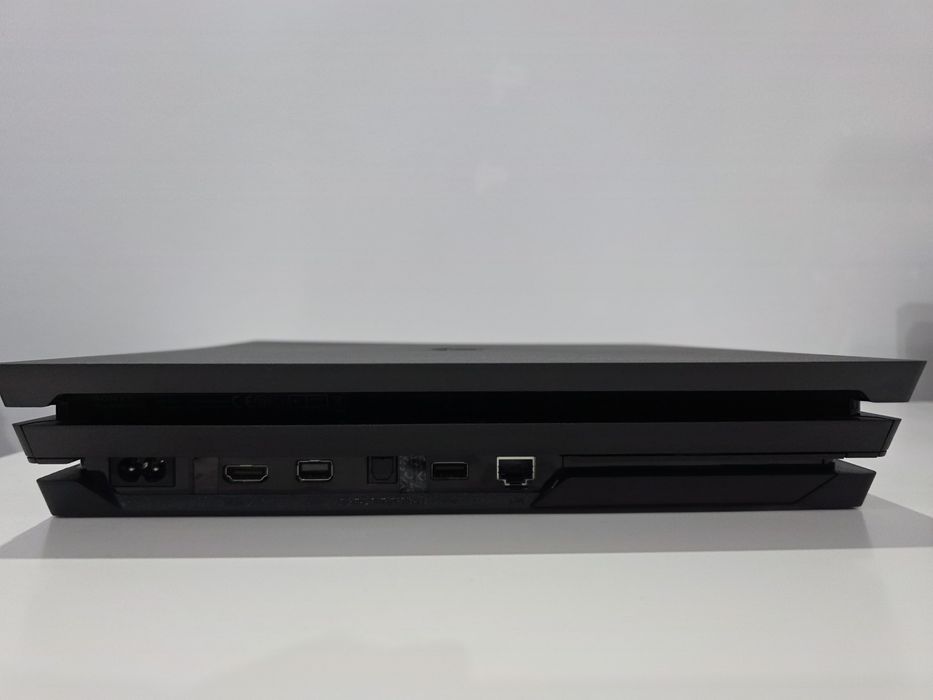 PlayStation 4 Pro, 1 Tb, Model CUH-7216B