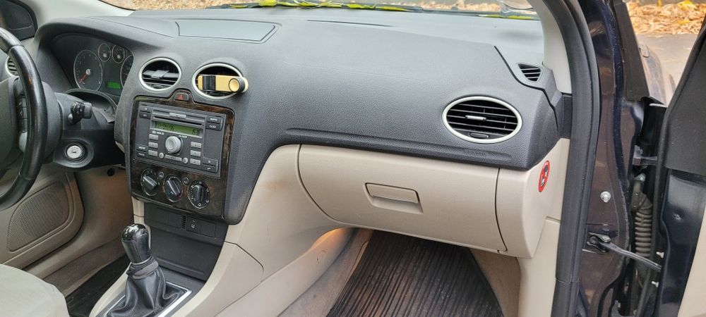 Ford Focus Ghia Benzina