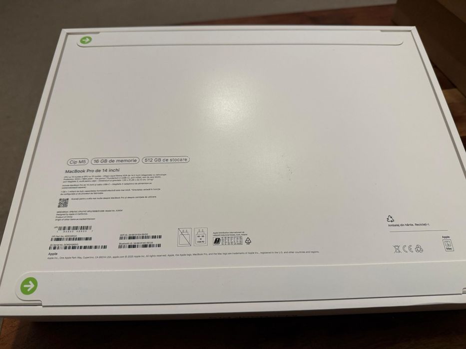 MacBook Pro M5 Sigilat