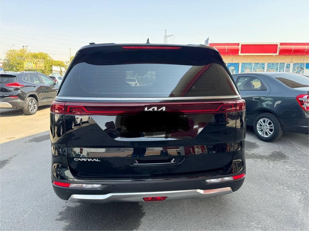Kia Carnival трансфер хизмати. Мехмонларни кутиб олиш .