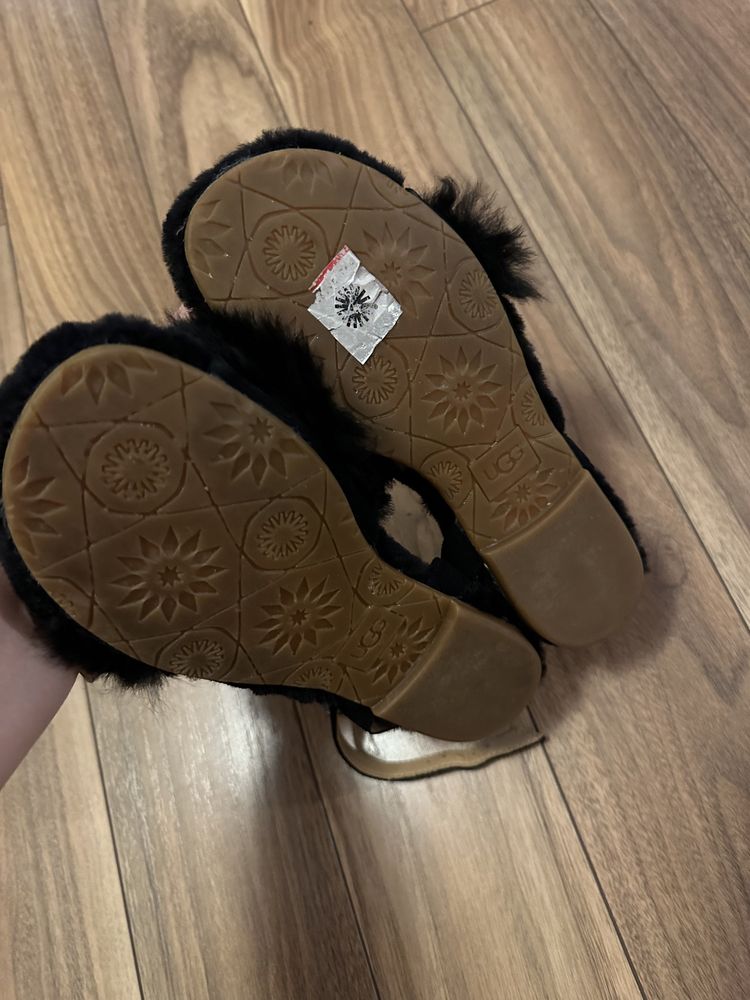 Sandale UGG cu blanita