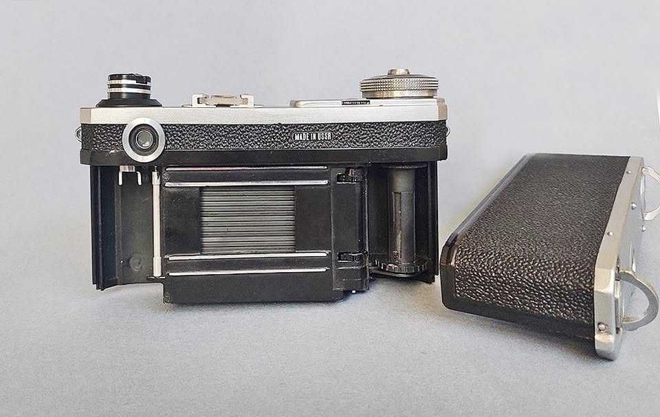 Classic Soviet Camera - КИЕВ / KIEV 4 AM