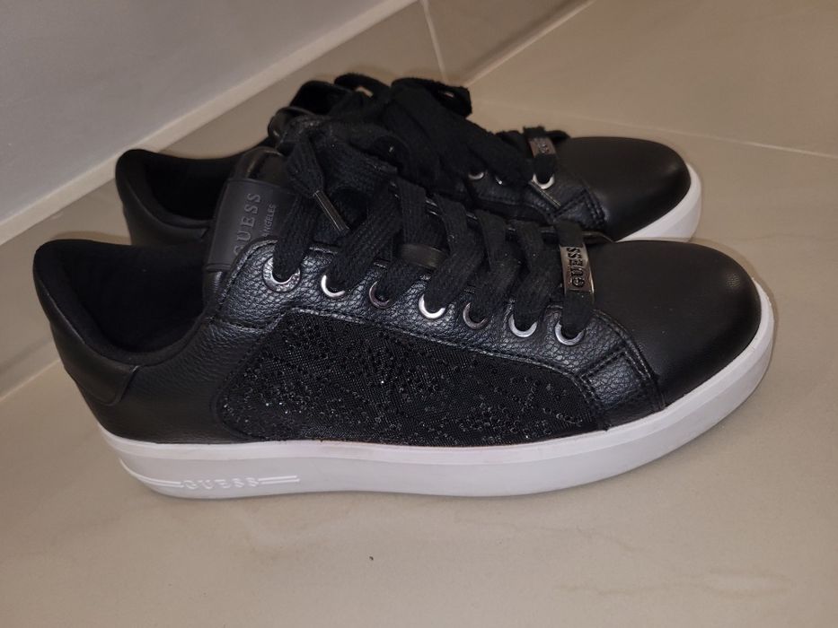 Оригинални сникърси Guess, 39 номер