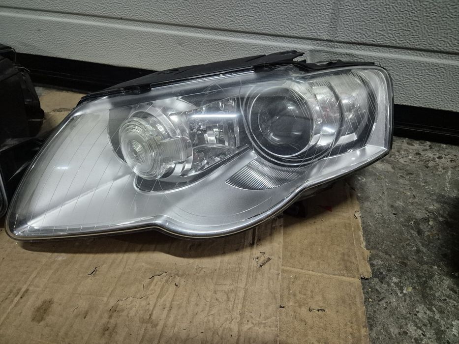 Set Faruri Xenon VW Passat B6 complet echipate. 2005-2010. Volan sting