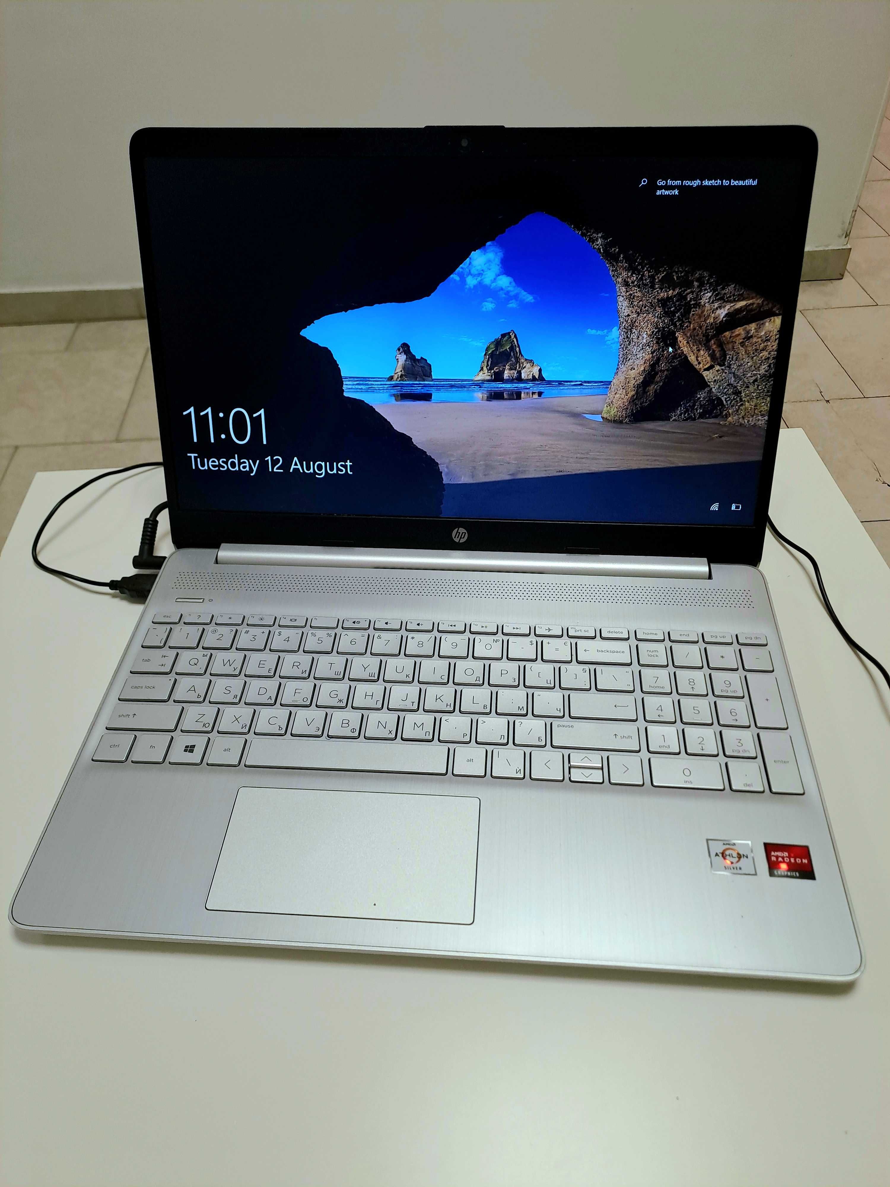Продава се HP Laptop 15s-eq1036nu + зарядно устройство, като НОВ