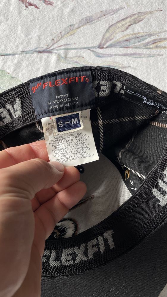 Шапки New era , rip curl