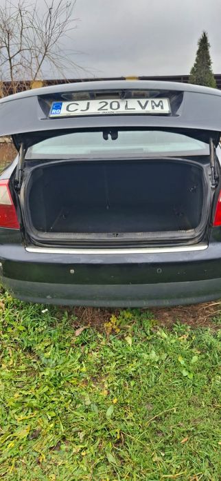 Vând sau schimb cu animale Audi a4 2002 .