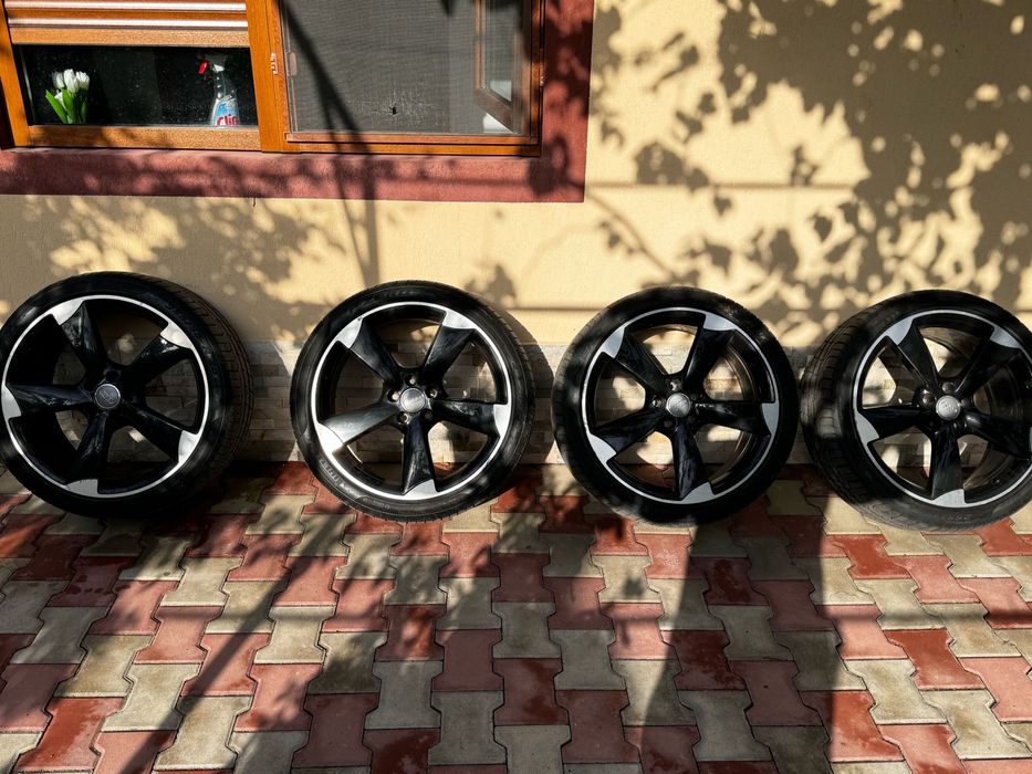 Vand anvelope cu jante 1250 Euro