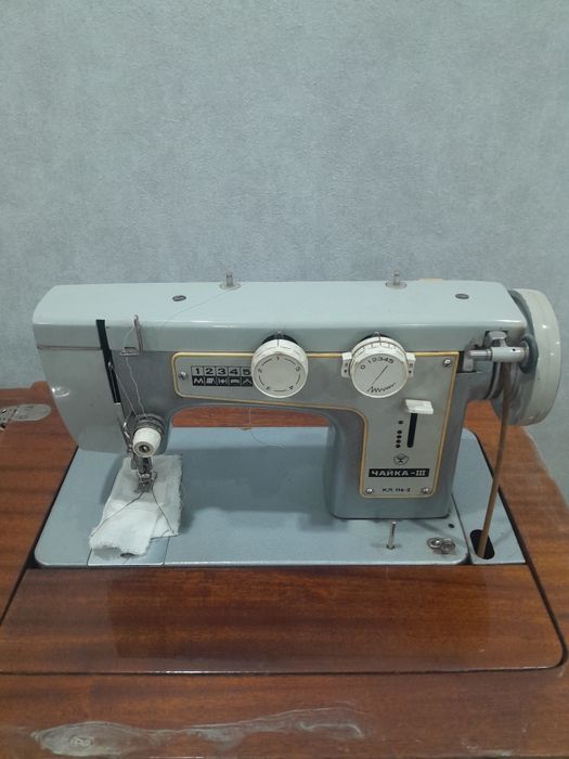 Продам швейная машинка чайка 3