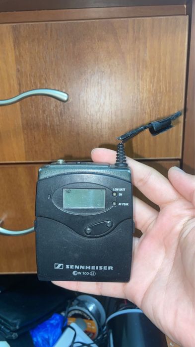 Sennheiser петличка.