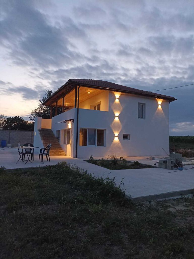 Продава се Къща в с. Николаевка, Област Варна - 188 кв.м за 612 €/кв.м - Снимка #1