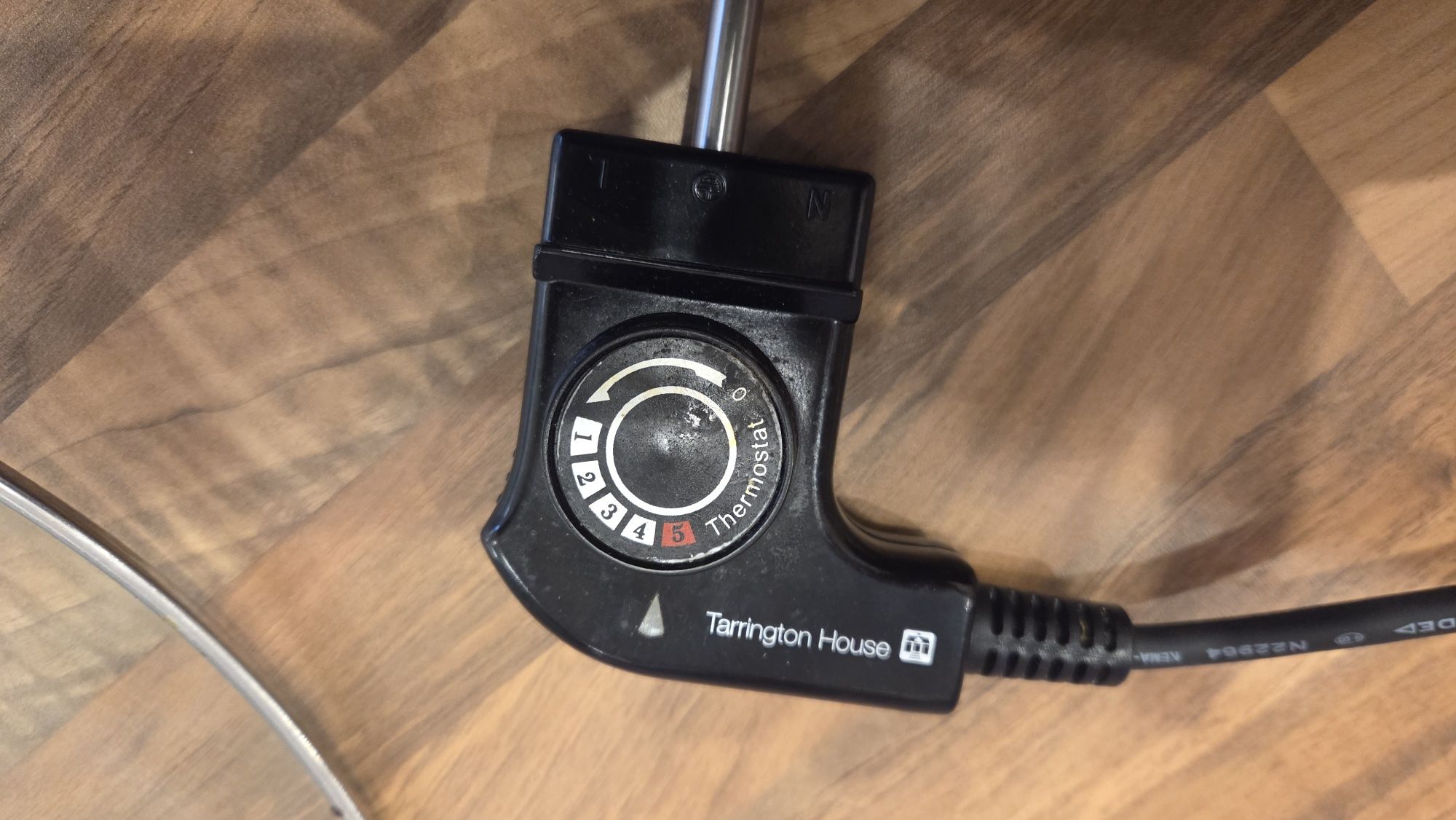 Продавам електрически тиган Tarrington Housee