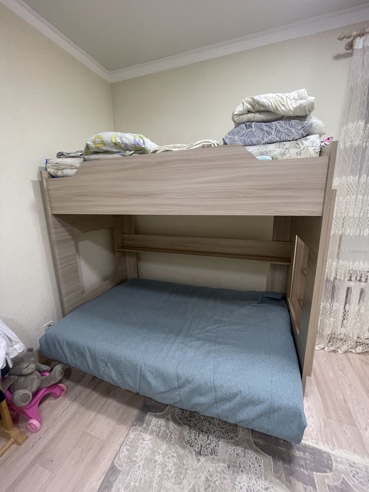 Двухэтажная кровать, детская кровать