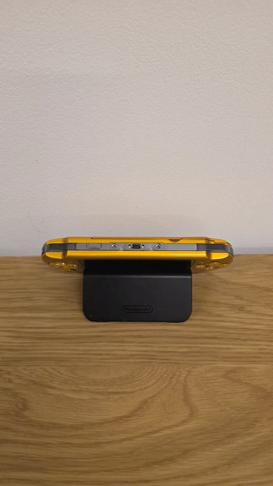 Vand consola Sony PSP 3000, editie speciala, in conditie foarte buna.