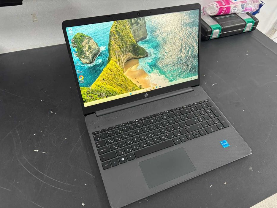 Ноутбук Hp i3-11/8озу/SSD256гб