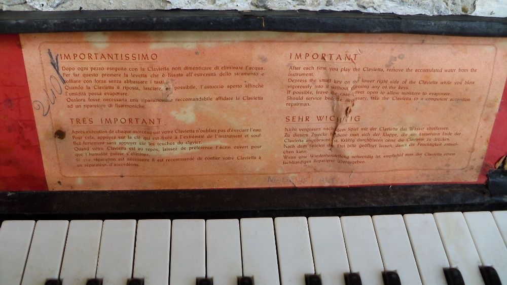 Музикален инструмент YAMAHA clavietta- за декорация или ремонт с куфар