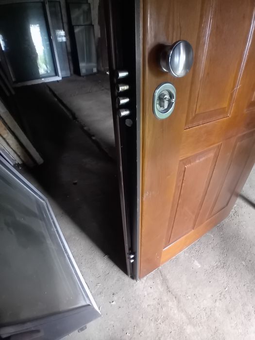 Ușa intrare apartament