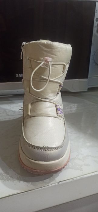 Продам зимние детские дутики