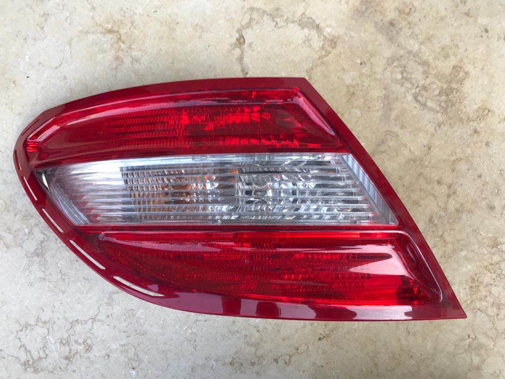 Lampa stop mercedes c class w204 partea stanga