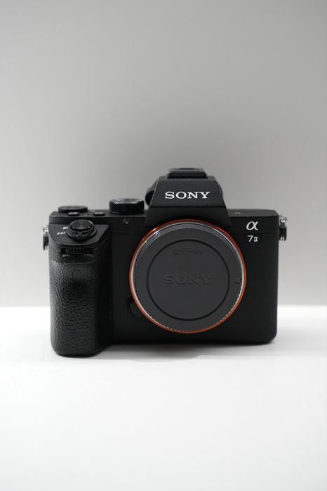 Sony a7 ii фотоаарат 16хил. кадъра