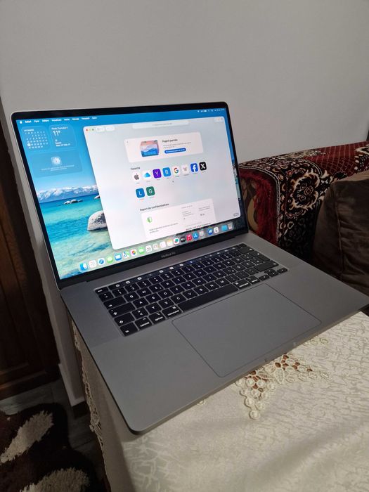 Laptop Apple Macbook Pro 16 inch , I5 , 2019 16Gb Ram 500 GB SSD .