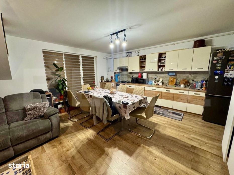 Apartament cu 3 camere, 2 bai, 83 mp, cu 2 parcari, zona Tauti