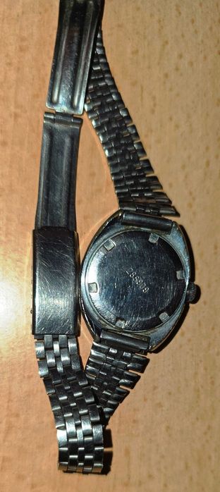 дамски ретро часовник заря с датник