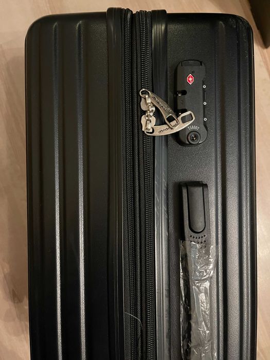 Чисто нов куфар за кабинен багаж / не се чекира