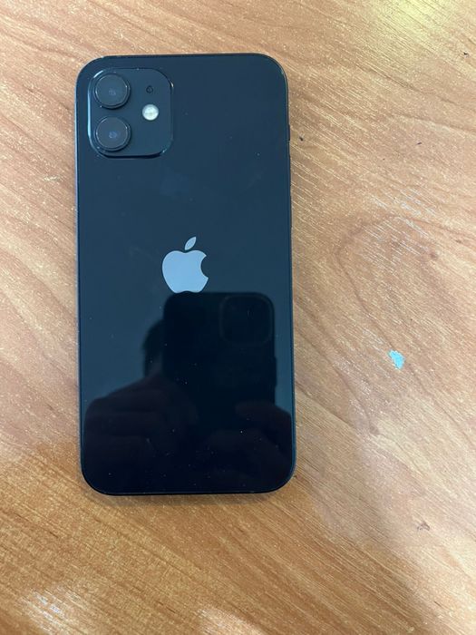 Айфон 12 в отличном состоянии