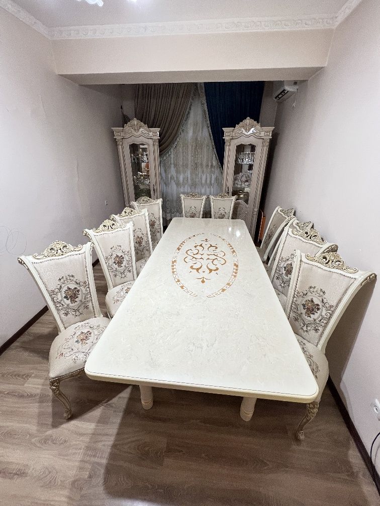Mebel stol stul 10 kishilik holati yaxwi