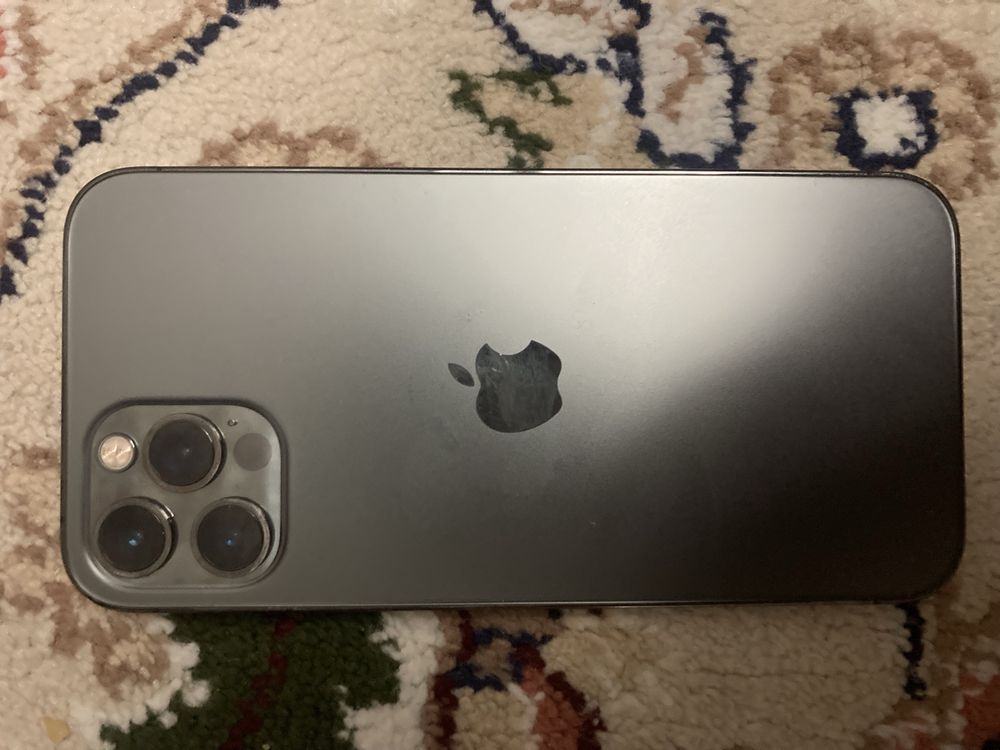 Iphone 12 pro  hic qanaqa aybi yoq