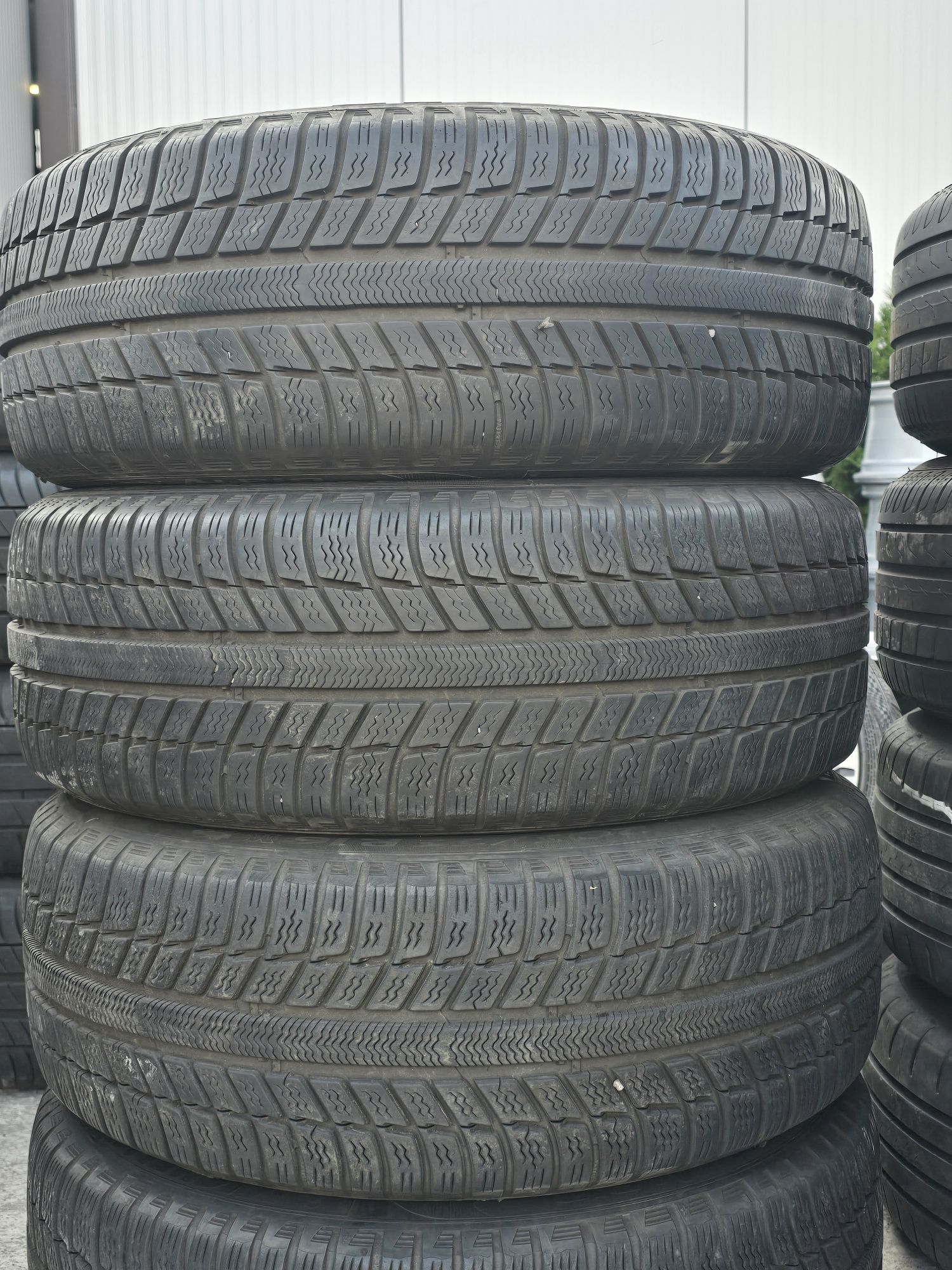 4 Броя 205/55/16 Michelin 6,5mm