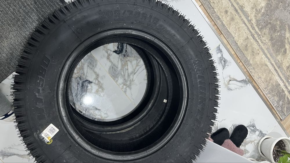 Автошина новые 2 шт.