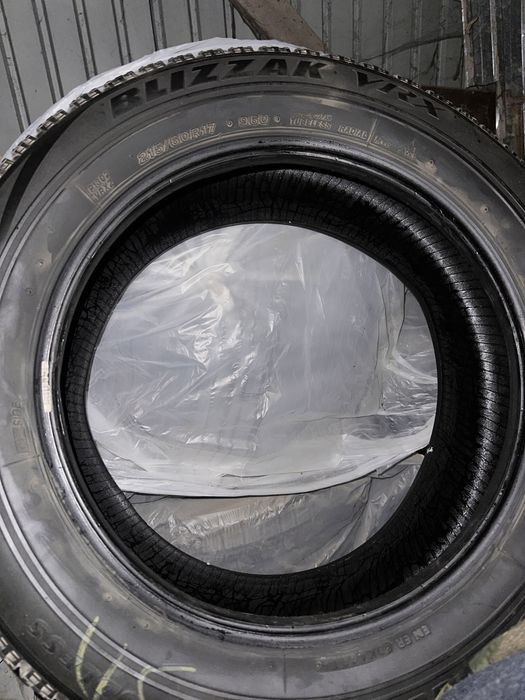 Зимние шины 215/60/R17