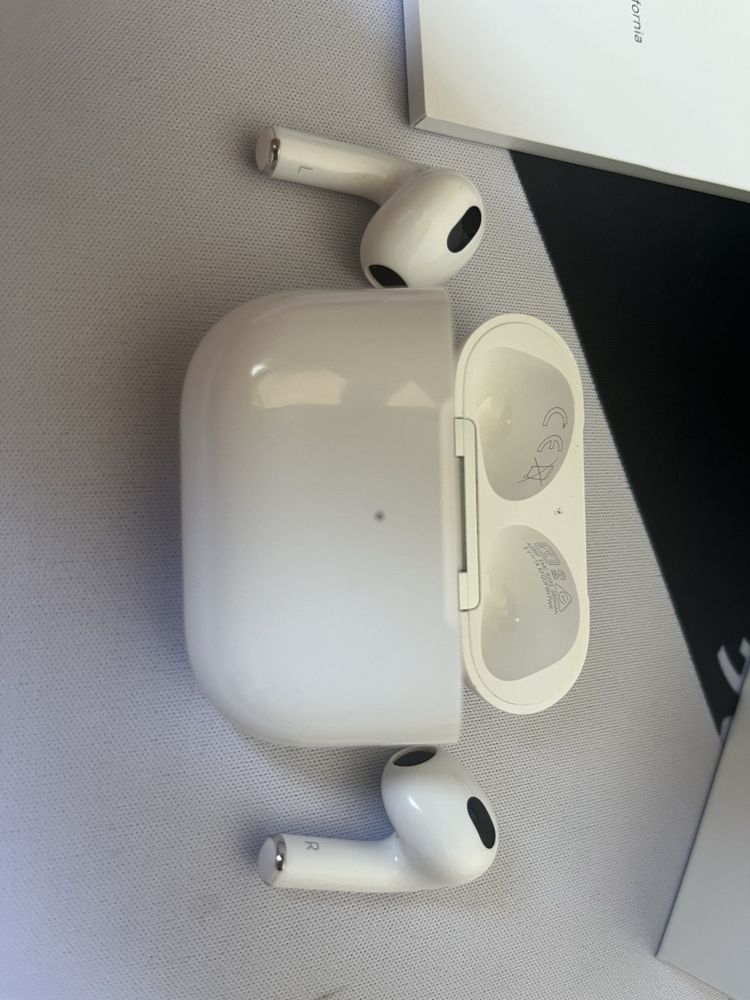 AirPods 3го поколения