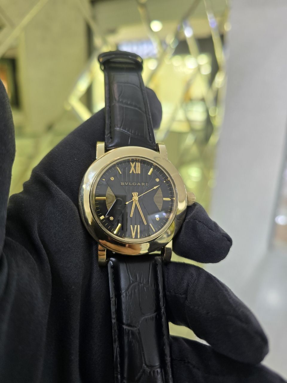 Продам золотые часы Bvlgari 
Проба 585 
Автоматика.